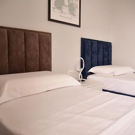 Center 3* שקודר